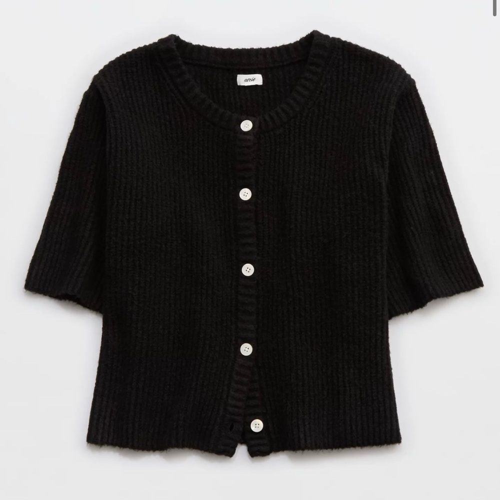 🖤 AERIE unREAL Short Sleeve Cardigan in Black